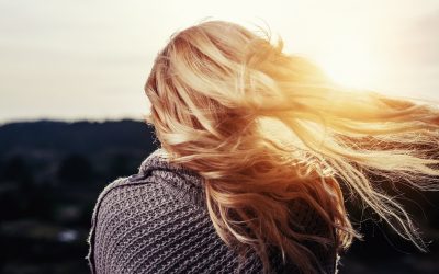 Haarausfall bei Frauen: Ursachen, Formen, Online-Diagnose & Therapie